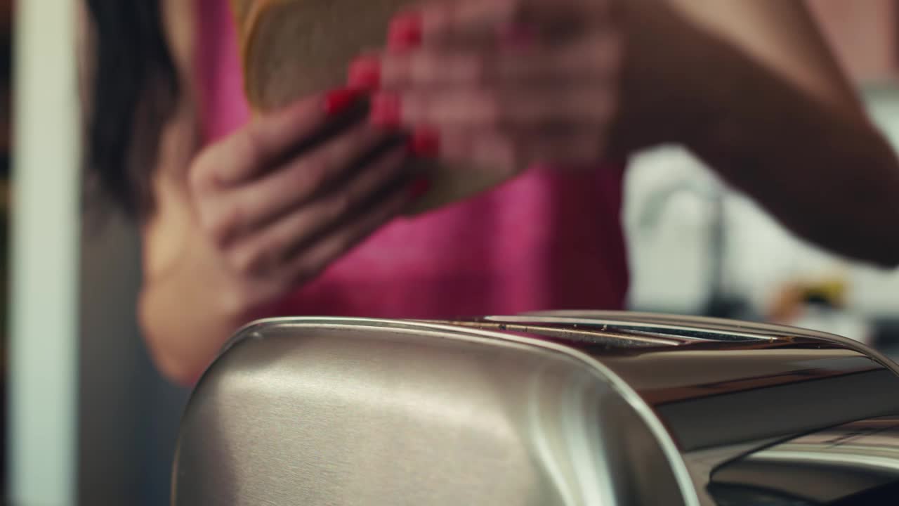 Video Stock Putting Buns In The Toaster Live Wallpaper Free