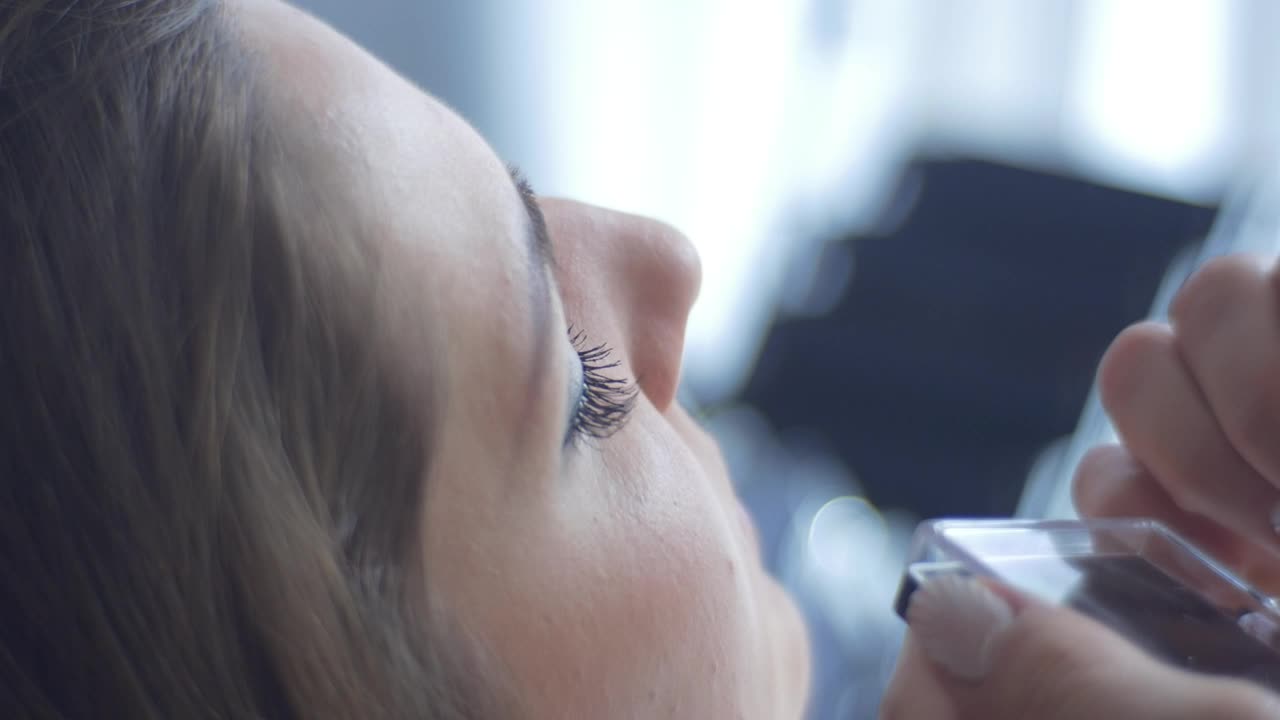 Video Stock Putting Fake Lashes On Model Live Wallpaper Free