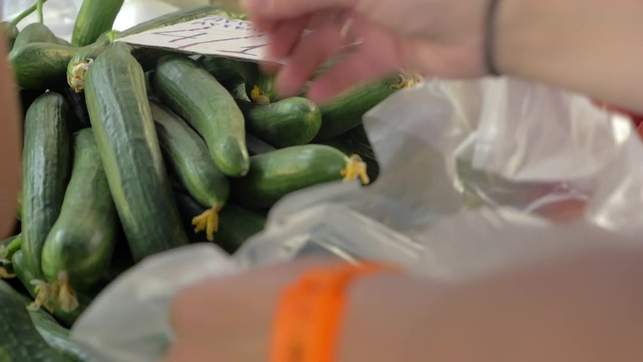 Video Stock Putting Market Produce Into A Bag Live Wallpaper Free