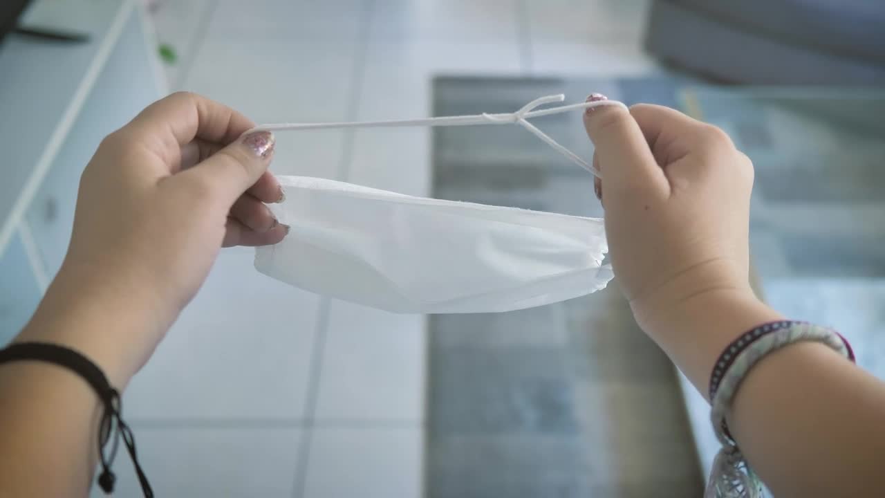 Video Stock Putting On A Face Mask Pov Live Wallpaper Free