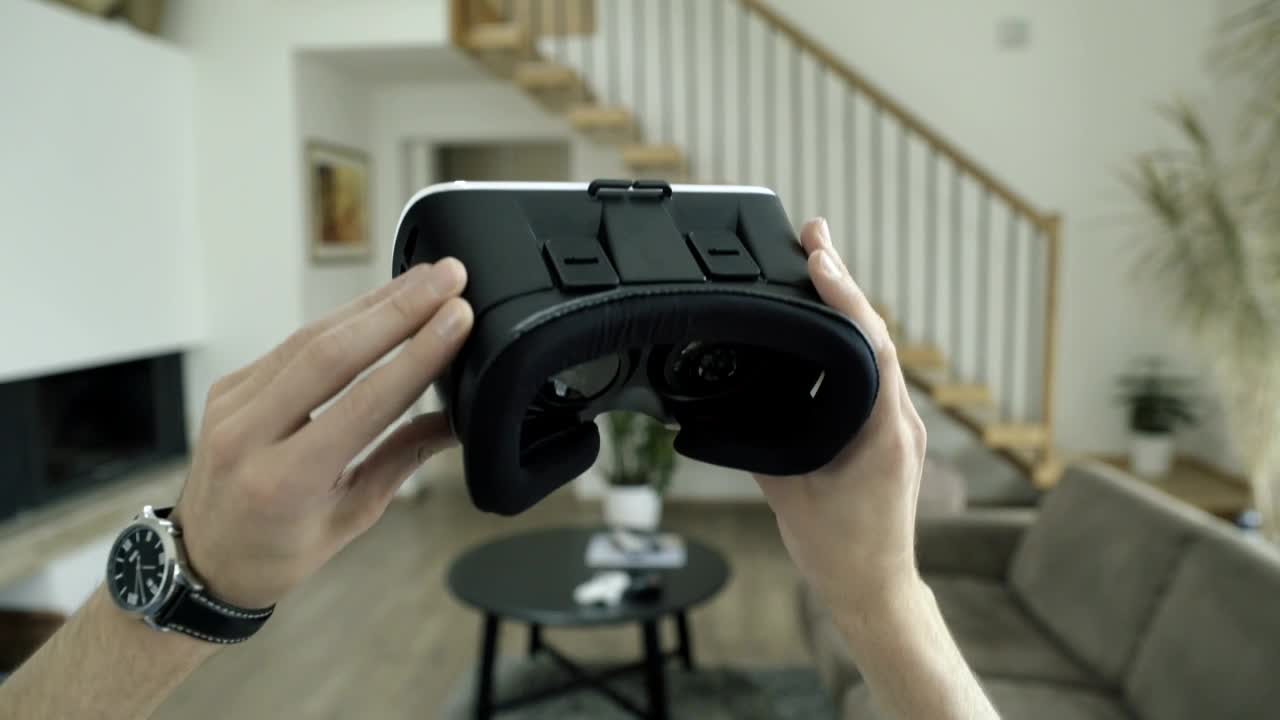 Video Stock Putting On Vr Glasses Live Wallpaper Free