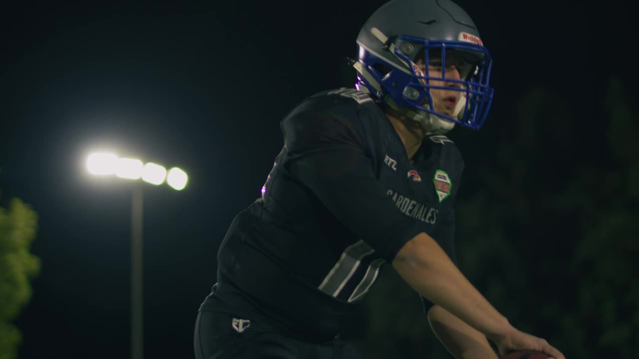 Video Stock Quarterback Throwing A Pass Live Wallpaper Free