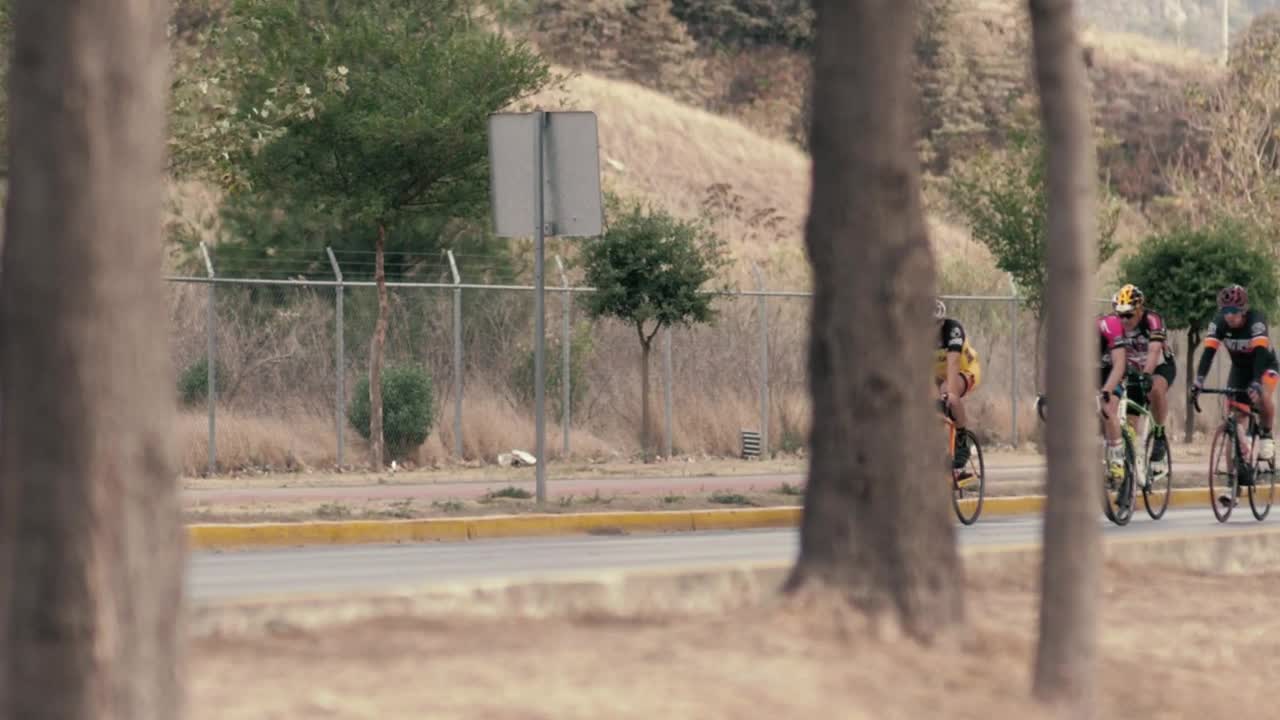 Video Stock Racing Cyclists In The Street Live Wallpaper Free