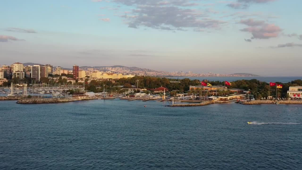 Video Stock Racing Past The Coast Live Wallpaper Free