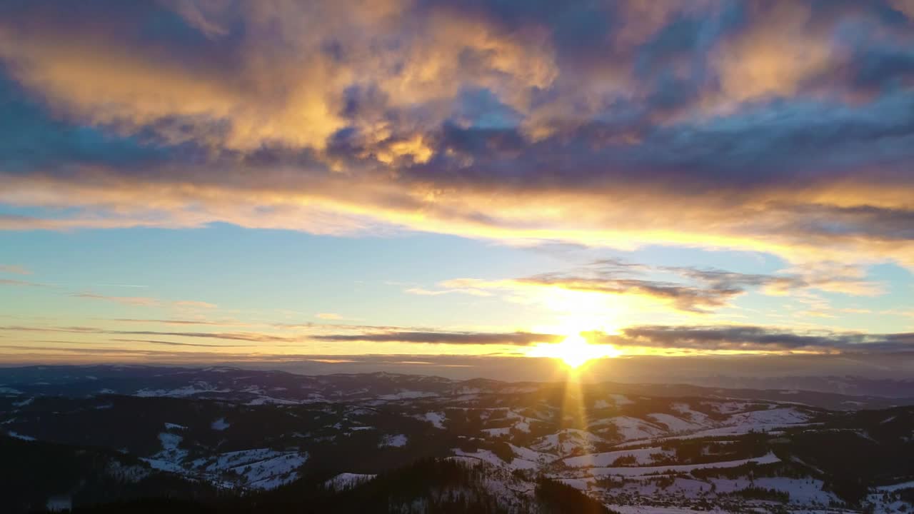 Video Stock Radiant Sunlight In A Beautiful Landscape Live Wallpaper Free