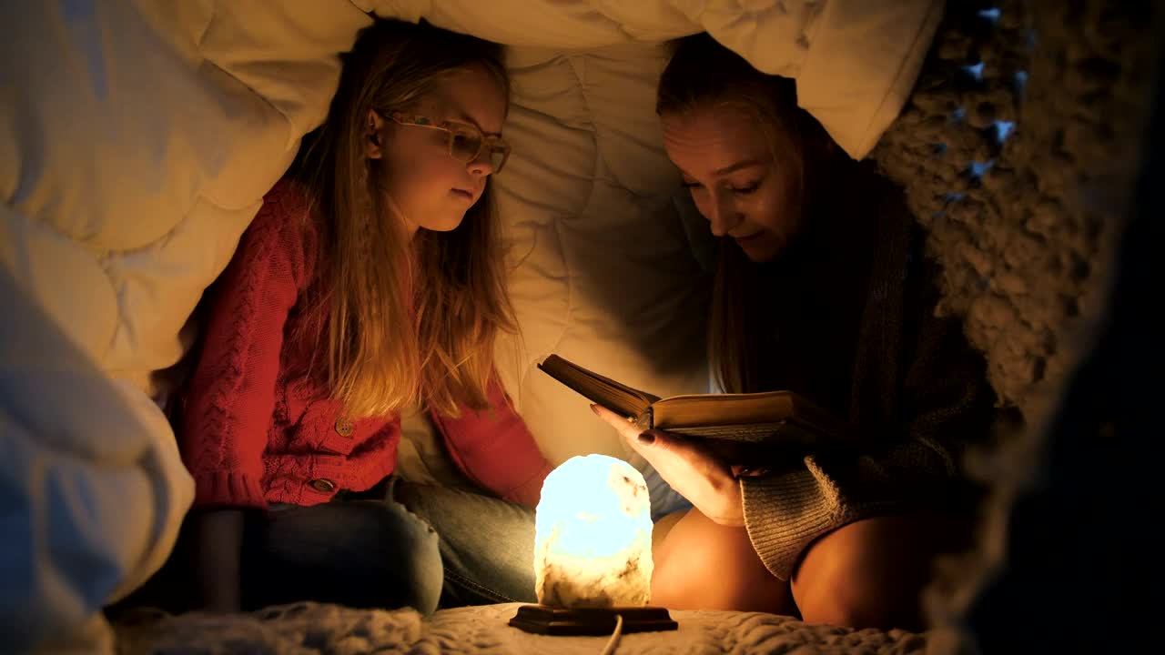 Video Stock Reading A Book In A Blanket Fort Live Wallpaper Free