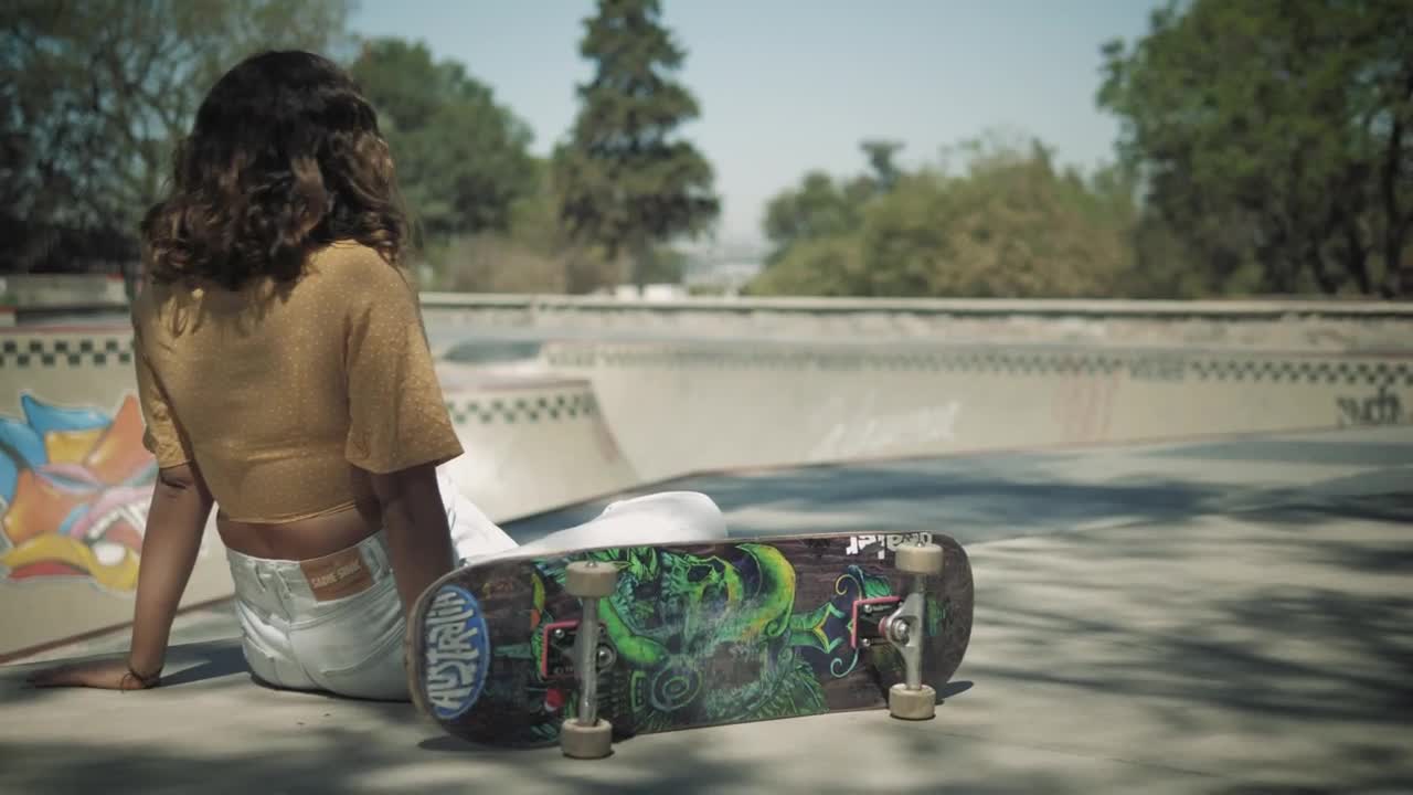 Free Stock Video Skateboarders Greeting Each Other Near A Bowl Live Wallpaper