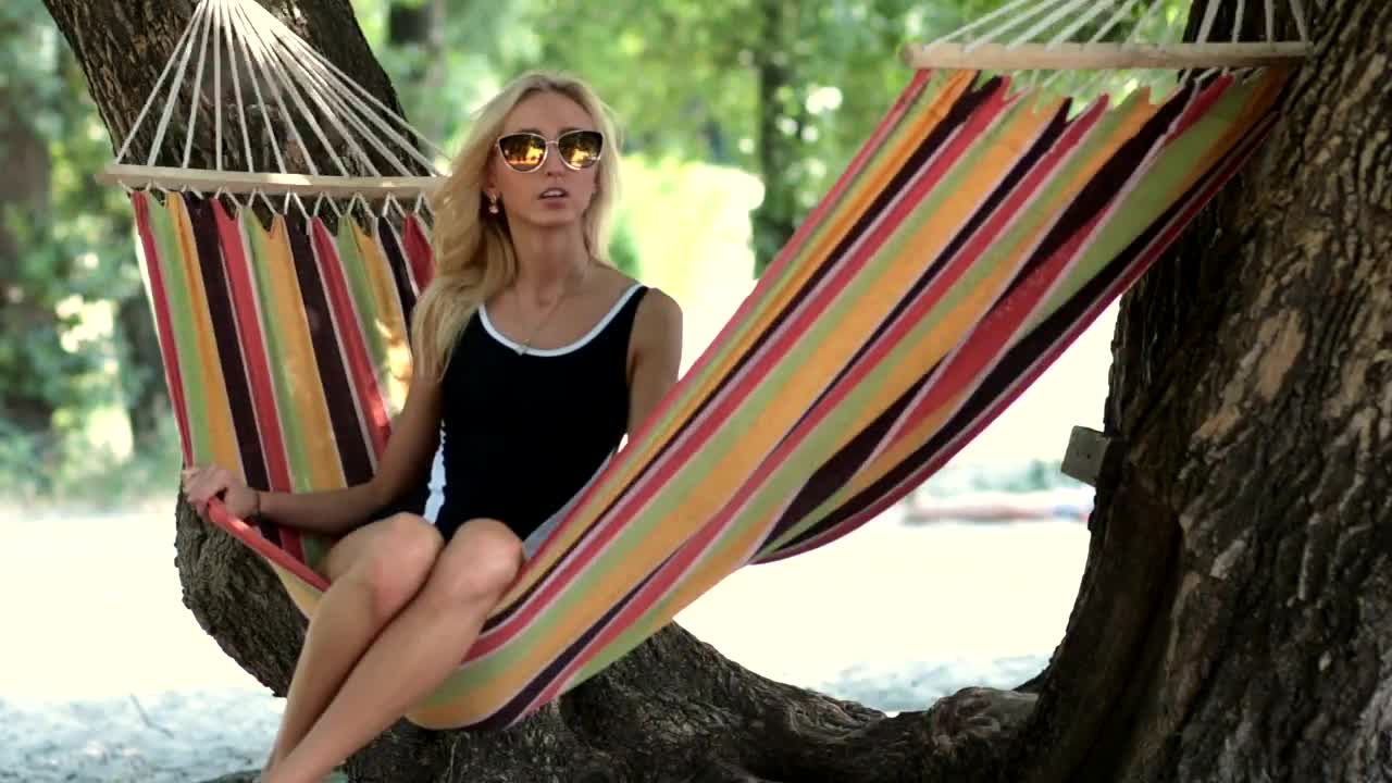 Free Stock Video Relaxing In A Hammock Live Wallpaper