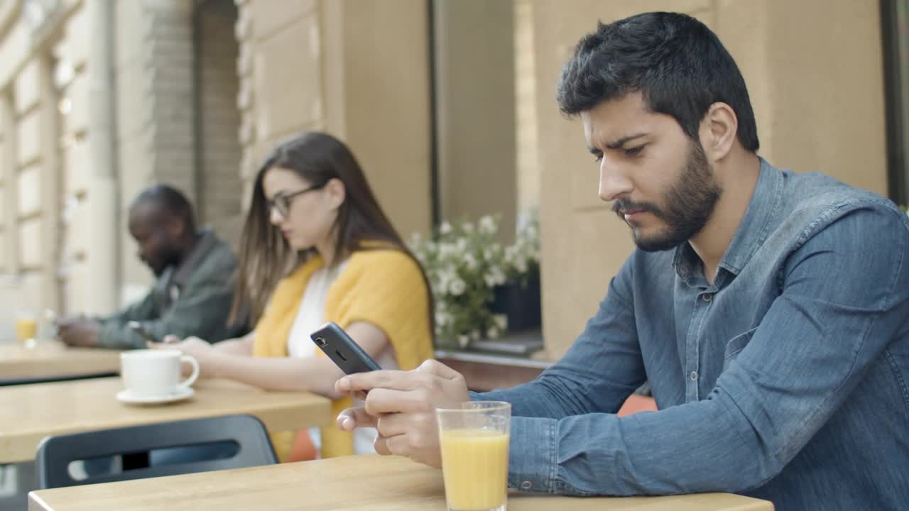 Free Stock Video Restaurant With Social Distance Between Its Tables Live Wallpaper