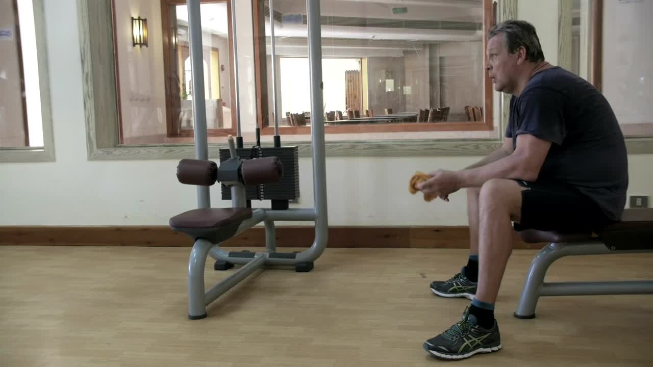 Free Stock Video Resting Between Workout Sessions Live Wallpaper