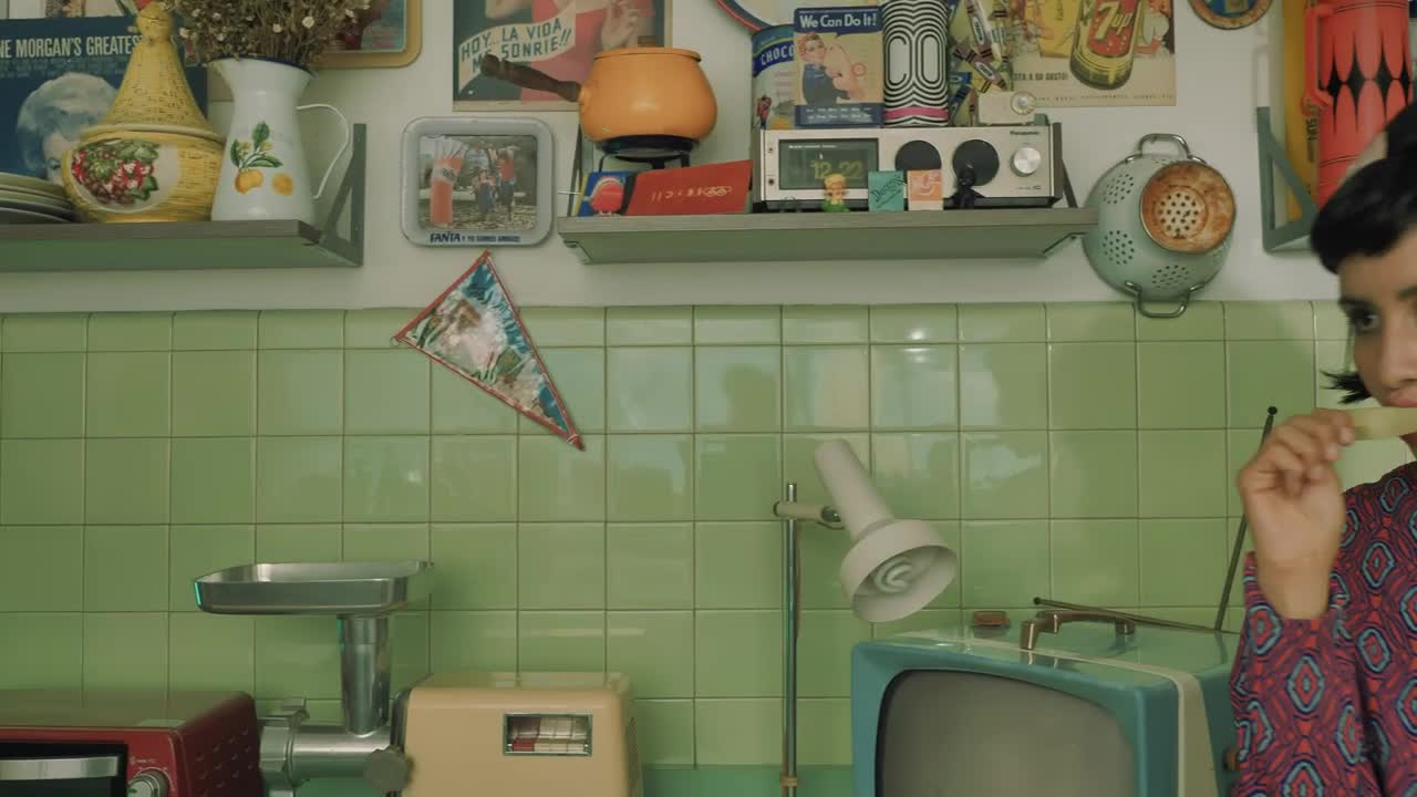 Free Stock Video Retro Woman Eating An Ice Pop Live Wallpaper