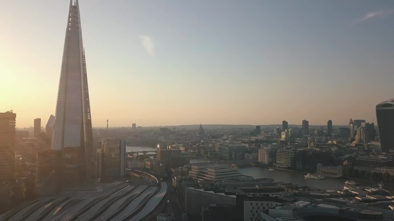 Free Stock Video River Of London Through The Buildings Aerial Shot Live Wallpaper
