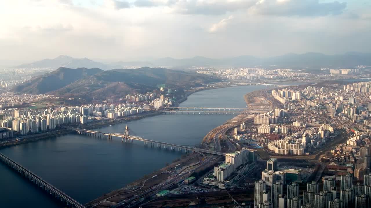 Free Stock Video River That Divides An Immense City From The Heights Live Wallpaper