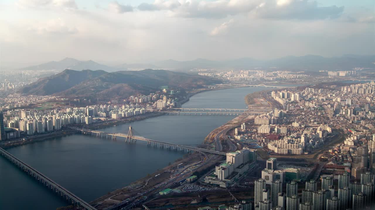 Free Stock Video River With Bridges Surrounded By A Big City Live Wallpaper