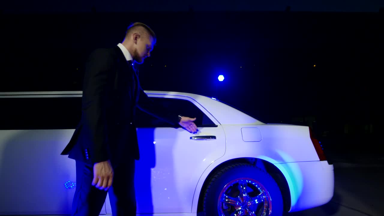 Free Stock Video Rock Band Arriving To Red Carpet In A Limo Live Wallpaper