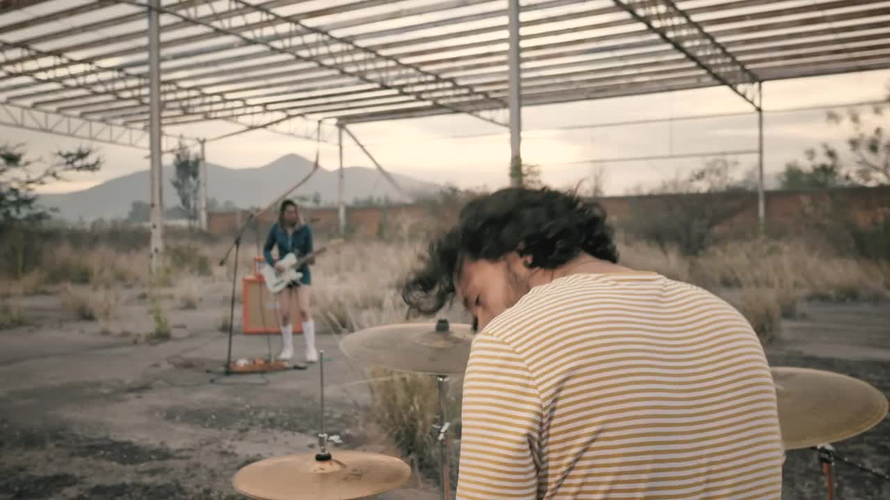 Free Stock Video Rock Band Playing At An Abandoned Site Live Wallpaper