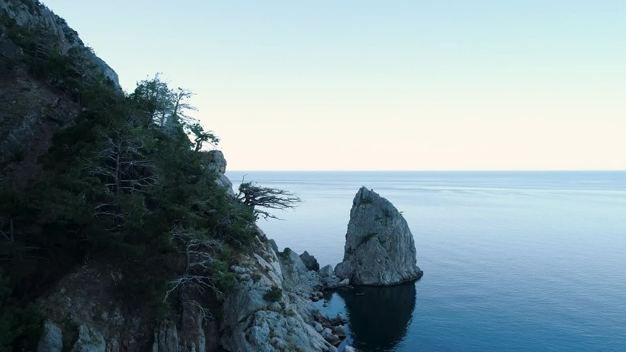 Free Stock Video Rocky Coast With Calm Water Live Wallpaper