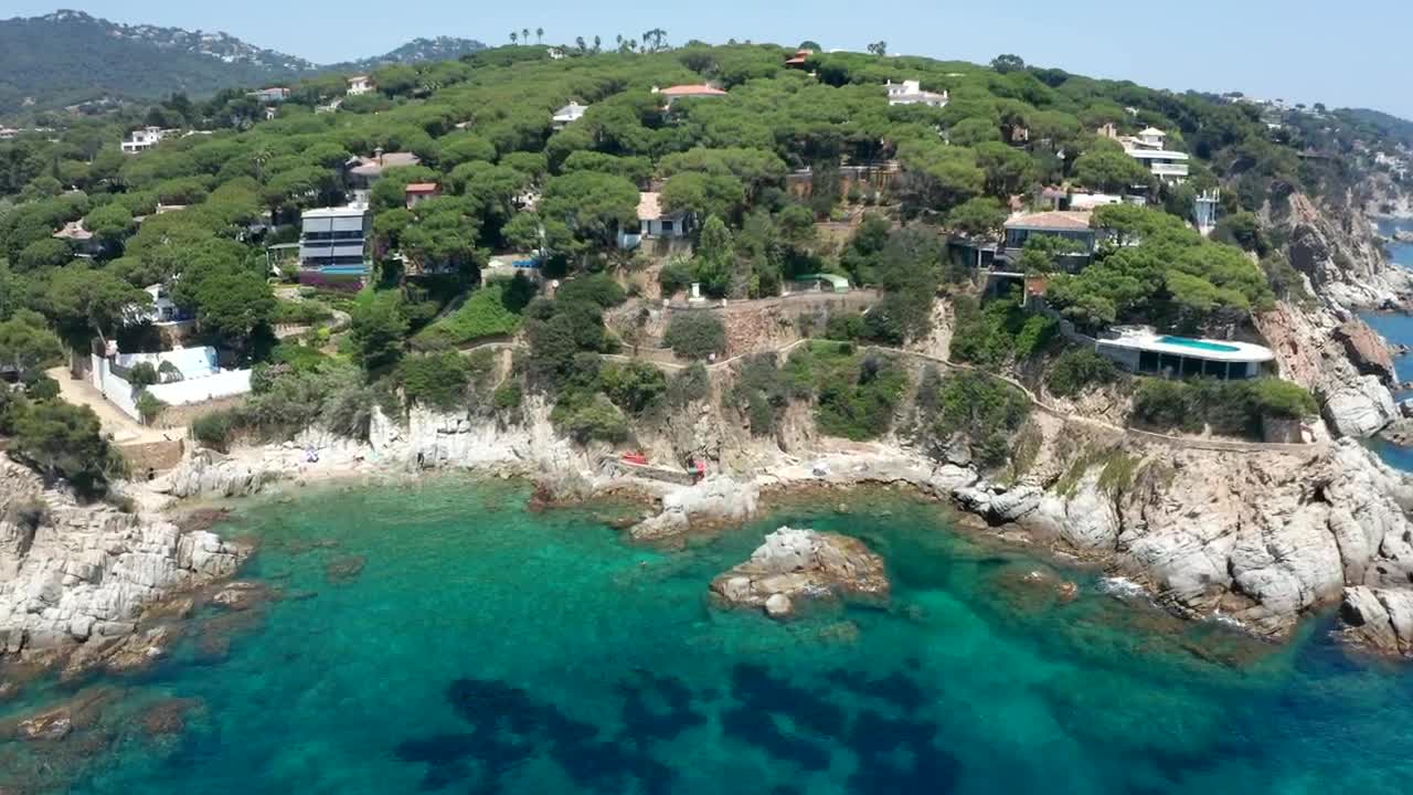 Free Stock Video Rocky Coastline With Clear Water Live Wallpaper