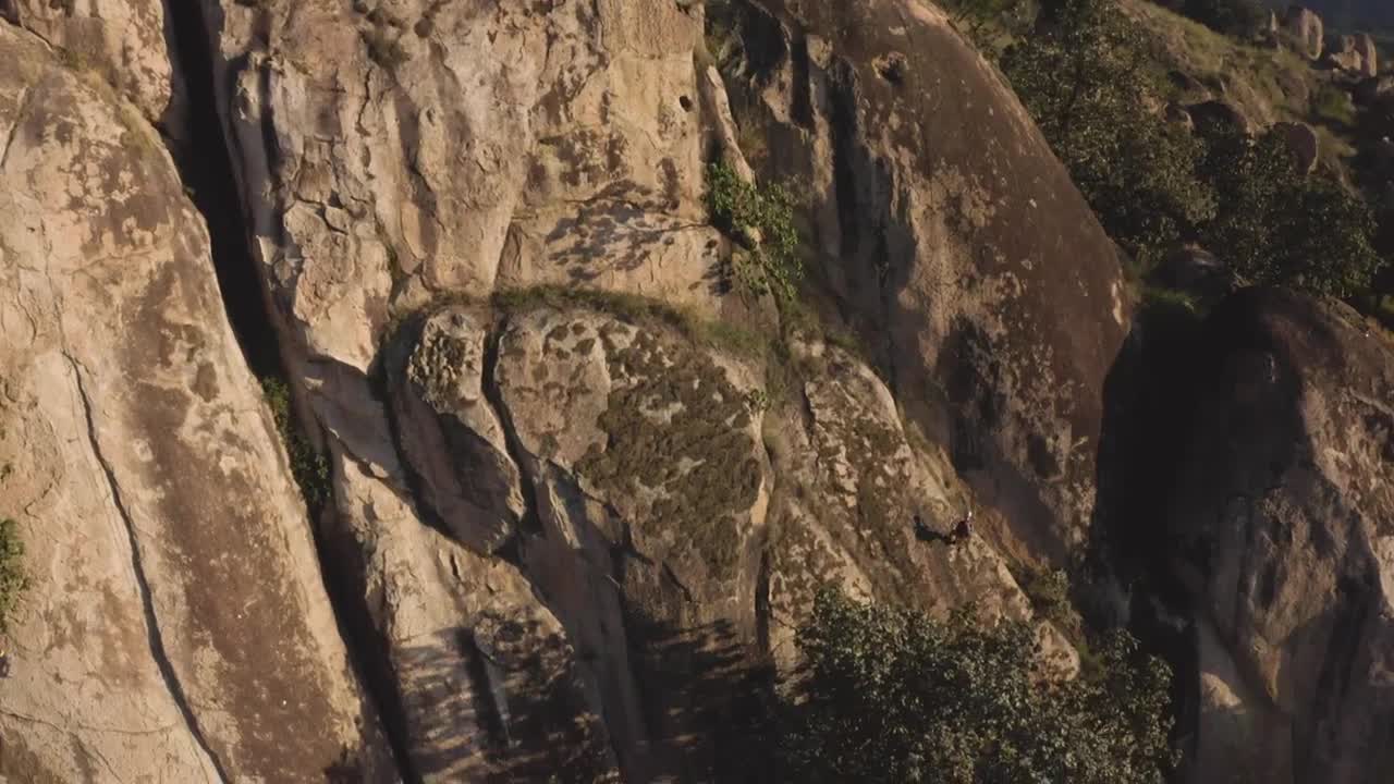 Free Stock Video Rocky Mountain In Nature While Descending It Live Wallpaper