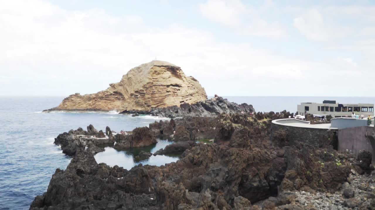 Free Stock Video Rocky Sea Bank With A Small Boardwalk Live Wallpaper