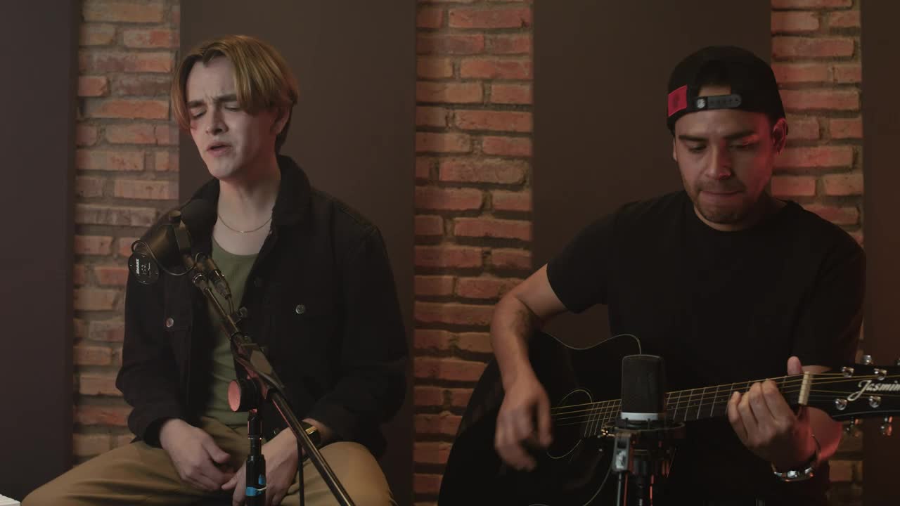 Free Stock Video Romantic Boy Band Performing A Song Live Wallpaper