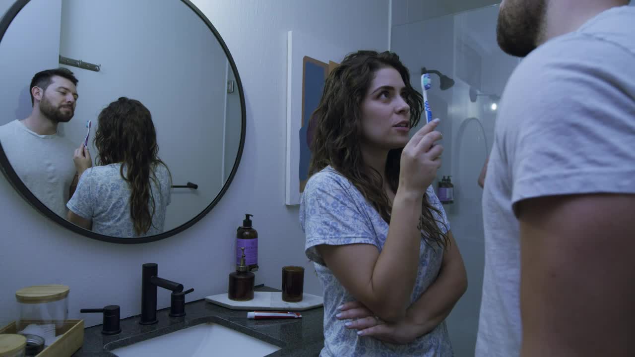 Free Stock Video Romantic Couple Brushing Their Teeth Together Live Wallpaper