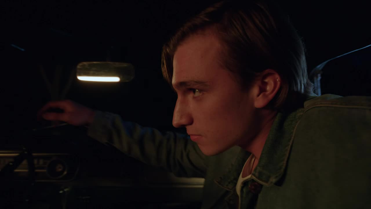 Free Stock Video Romantic Couple Inside A Car At Night Live Wallpaper