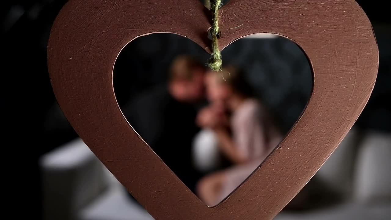 Free Stock Video Romantic Couple On The Sofa Live Wallpaper