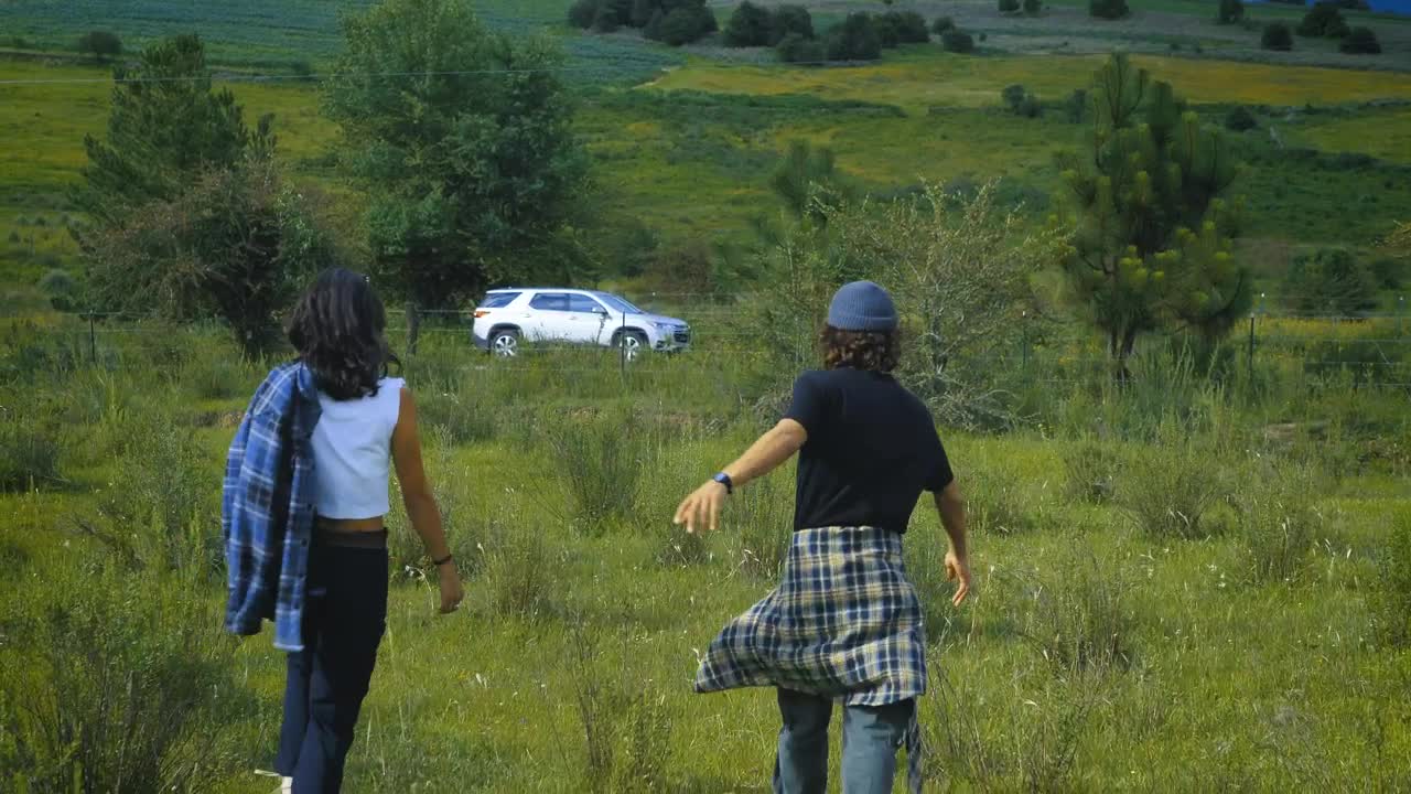 Free Stock Video Romantic Couple Running Together In Nature Live Wallpaper