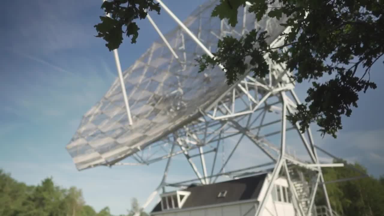 Free Stock Video Rotating Radio Telescope In The Wood Live Wallpaper