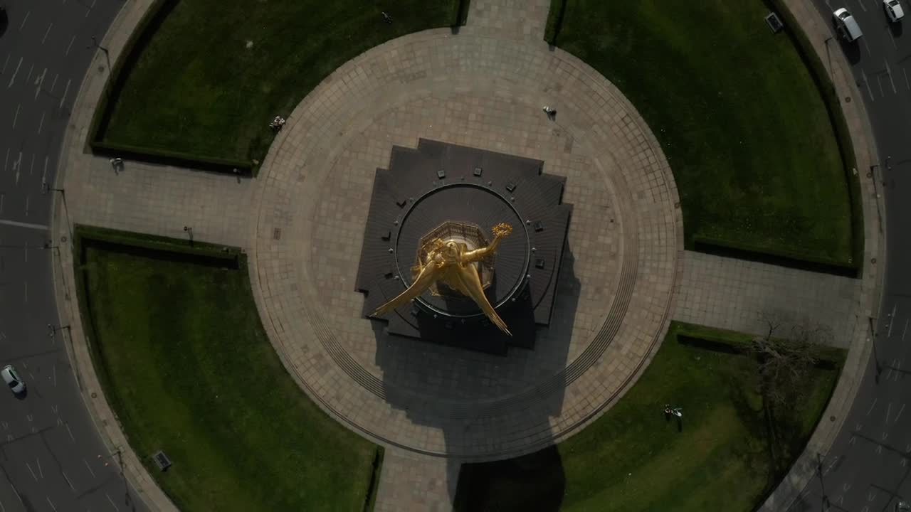 Free Stock Video Roundabout From The Top On A Rotating Shot Live Wallpaper