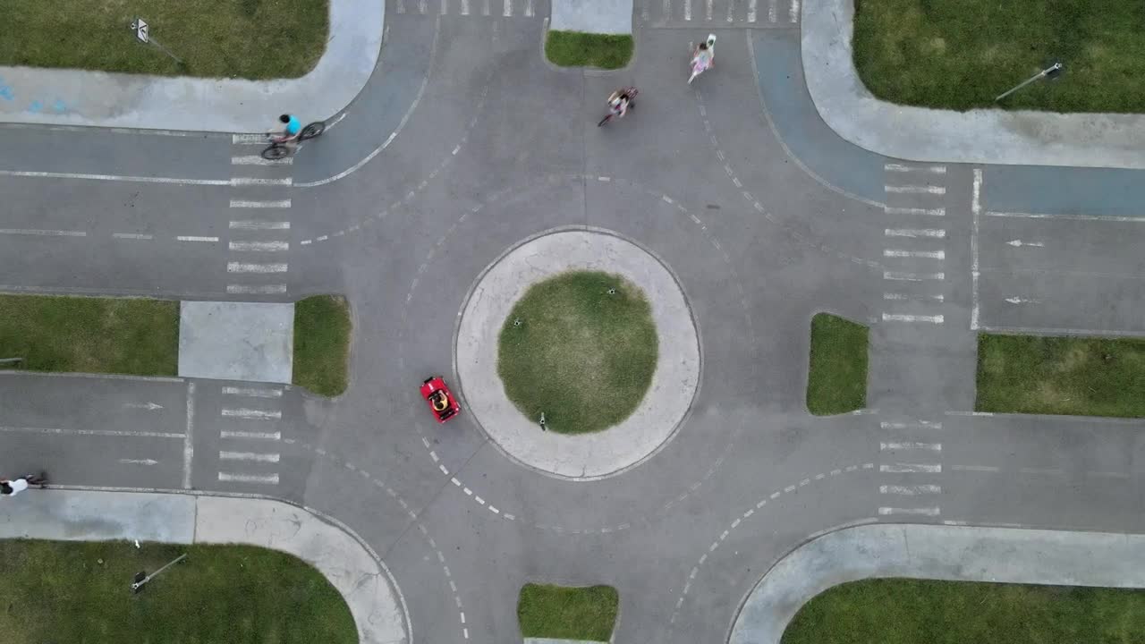Free Stock Video Roundabout In A Road With People On Bikes Live Wallpaper