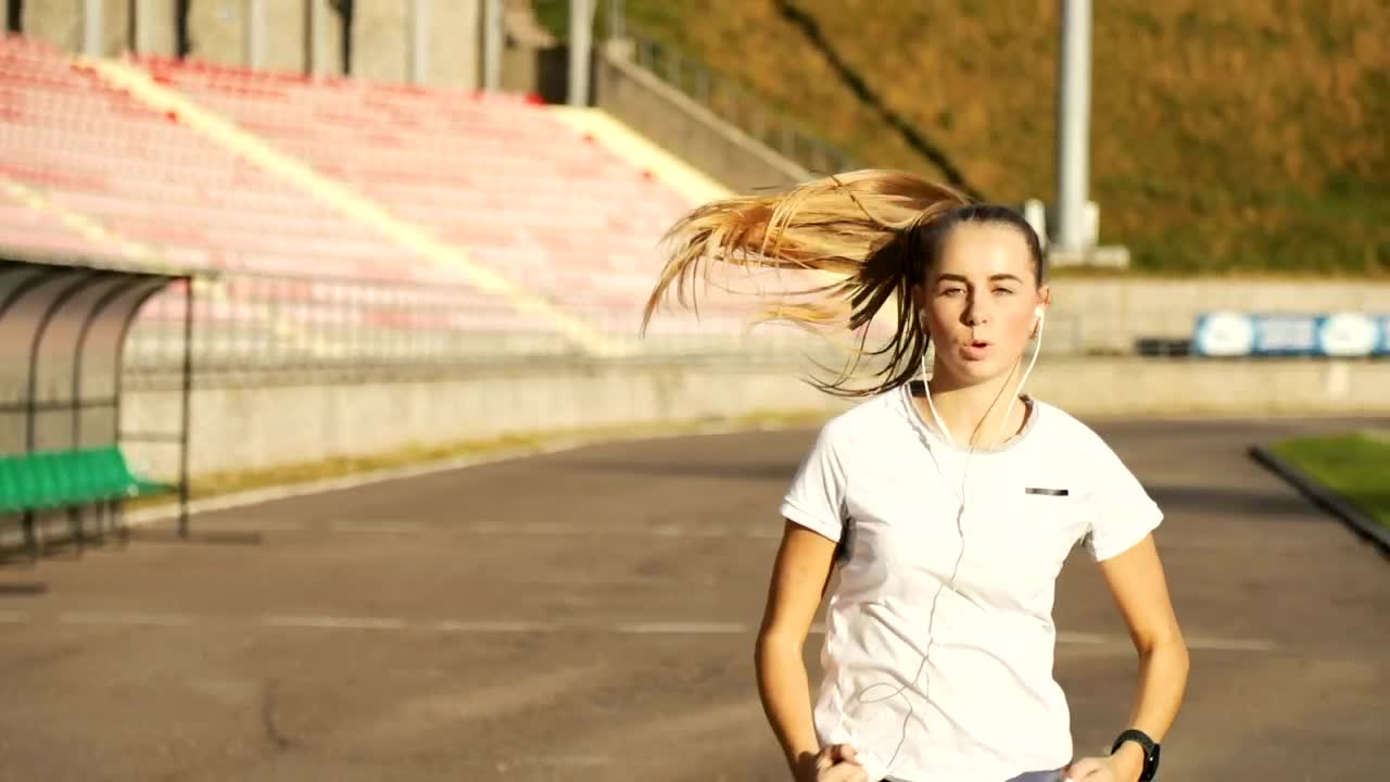 Free Stock Video Runner Gets Motivational Hi Five From Trainer Live Wallpaper