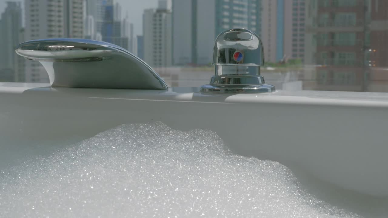 Free Stock Video Running A Hot Bubble Bath Live Wallpaper