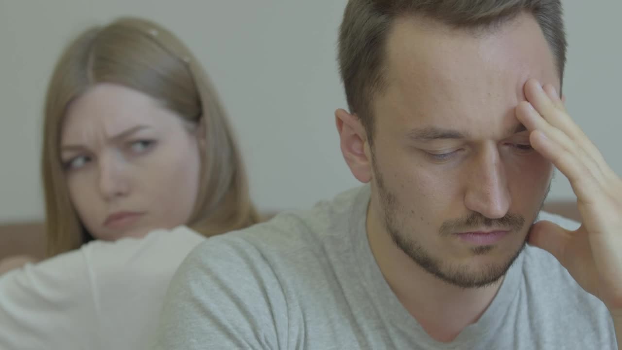 Free Stock Video Sad And Angry Back To Back Man And Woman Live Wallpaper