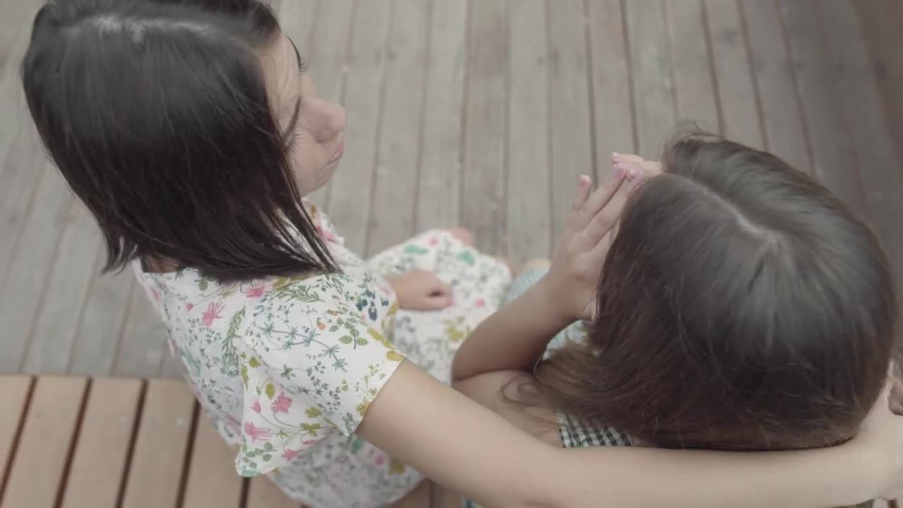 Free Stock Video Sad Girl Comforted By Her Best Friend Live Wallpaper