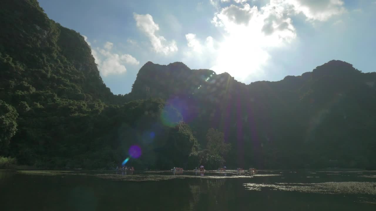 Free Stock Video Sailing Across Ha Long Bay Live Wallpaper