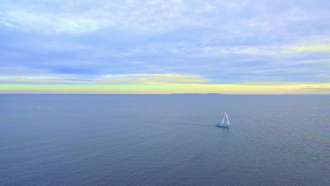 Free Stock Video Sailing Boat Near The Coast Live Wallpaper