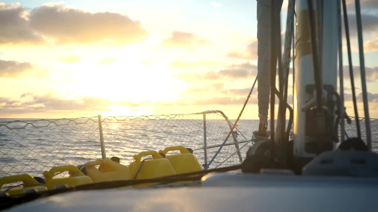 Free Stock Video Sailing In The Ocean At Sunset Live Wallpaper