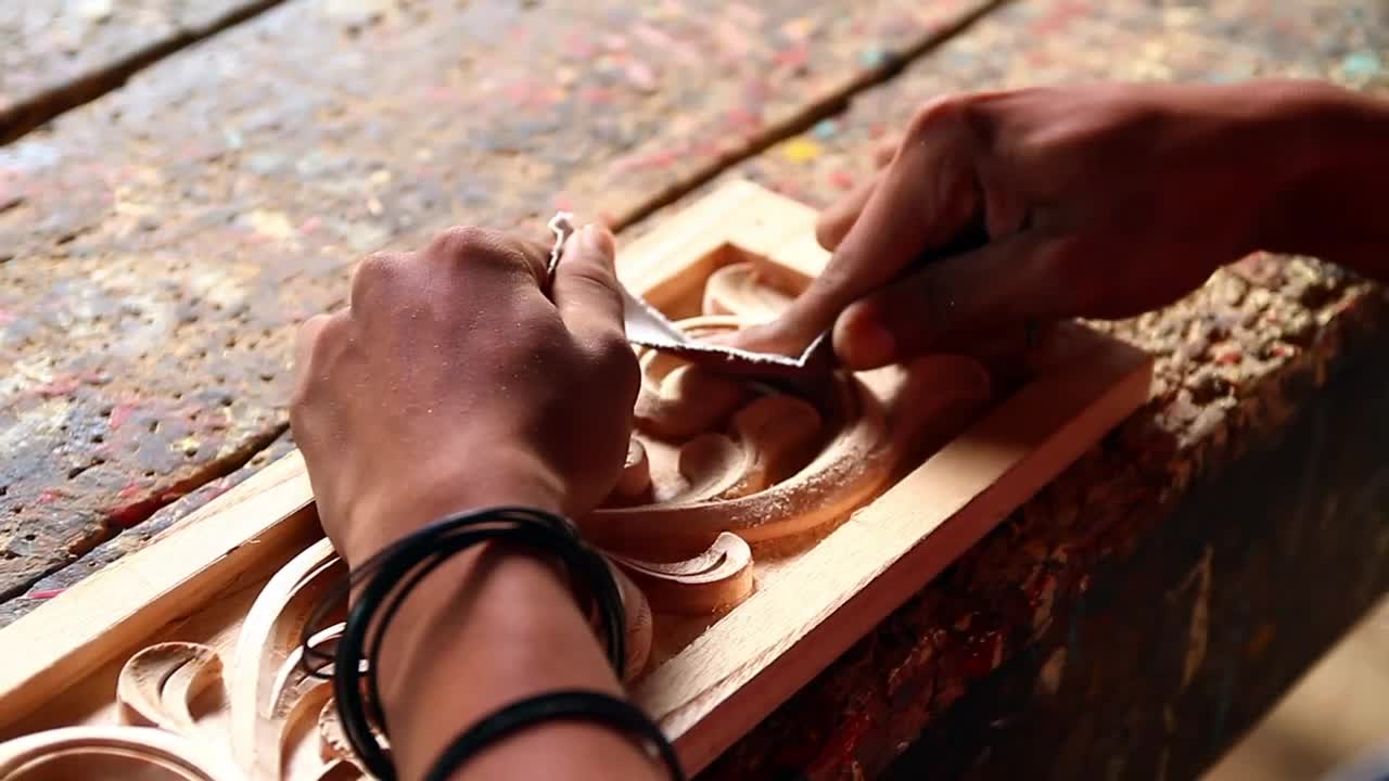 Free Stock Video Sanding Down The Edges Of A Carving Live Wallpaper
