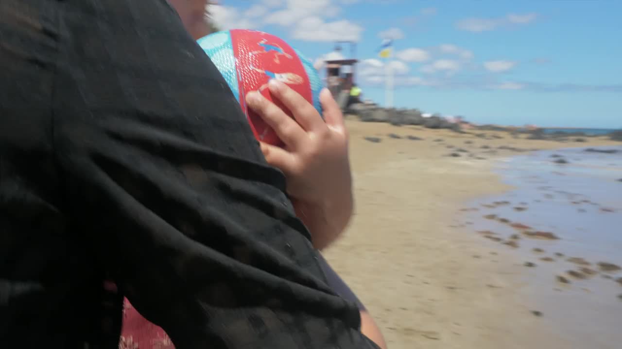 Free Stock Video Scared Girl At The Beach Live Wallpaper