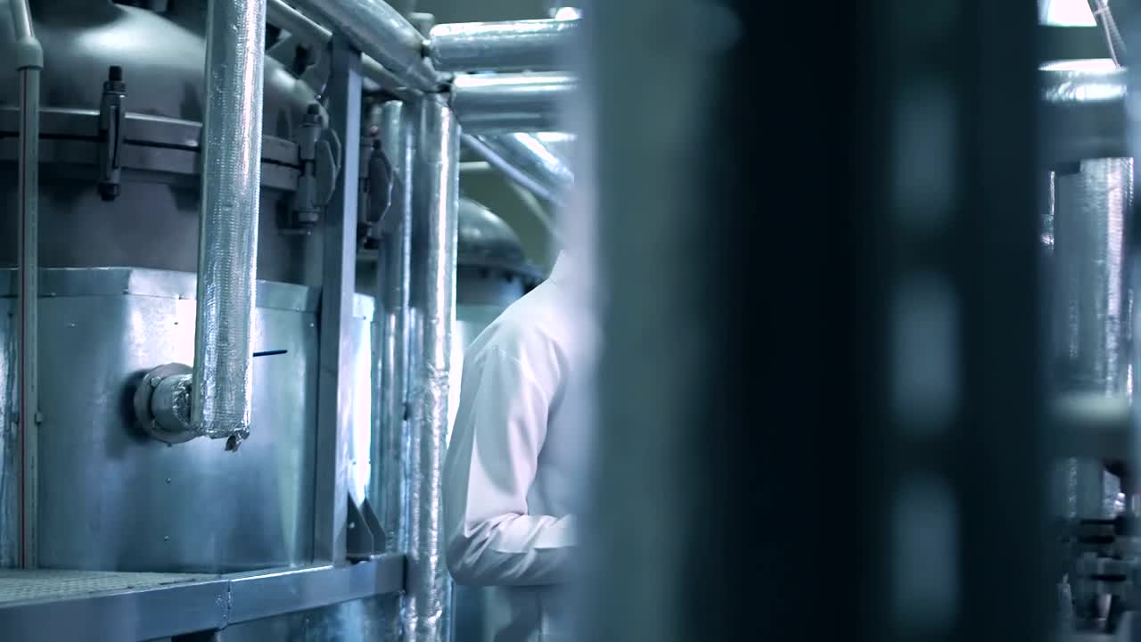 Free Stock Video Scientist Checking Laboratory Equipment Live Wallpaper