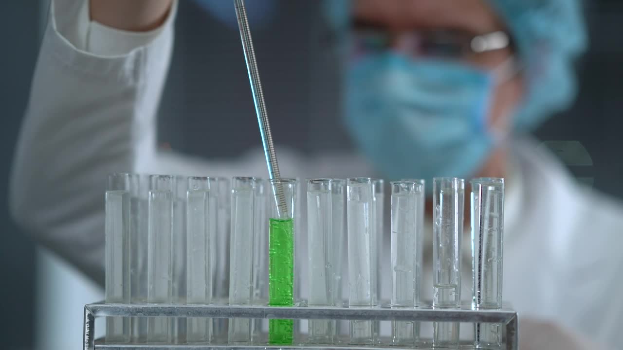 Free Stock Video Scientist Working In The Lab Live Wallpaper