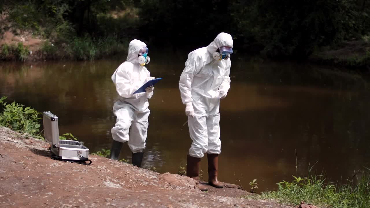 Free Stock Video Scientists Collecting Samples From The Lake Live Wallpaper