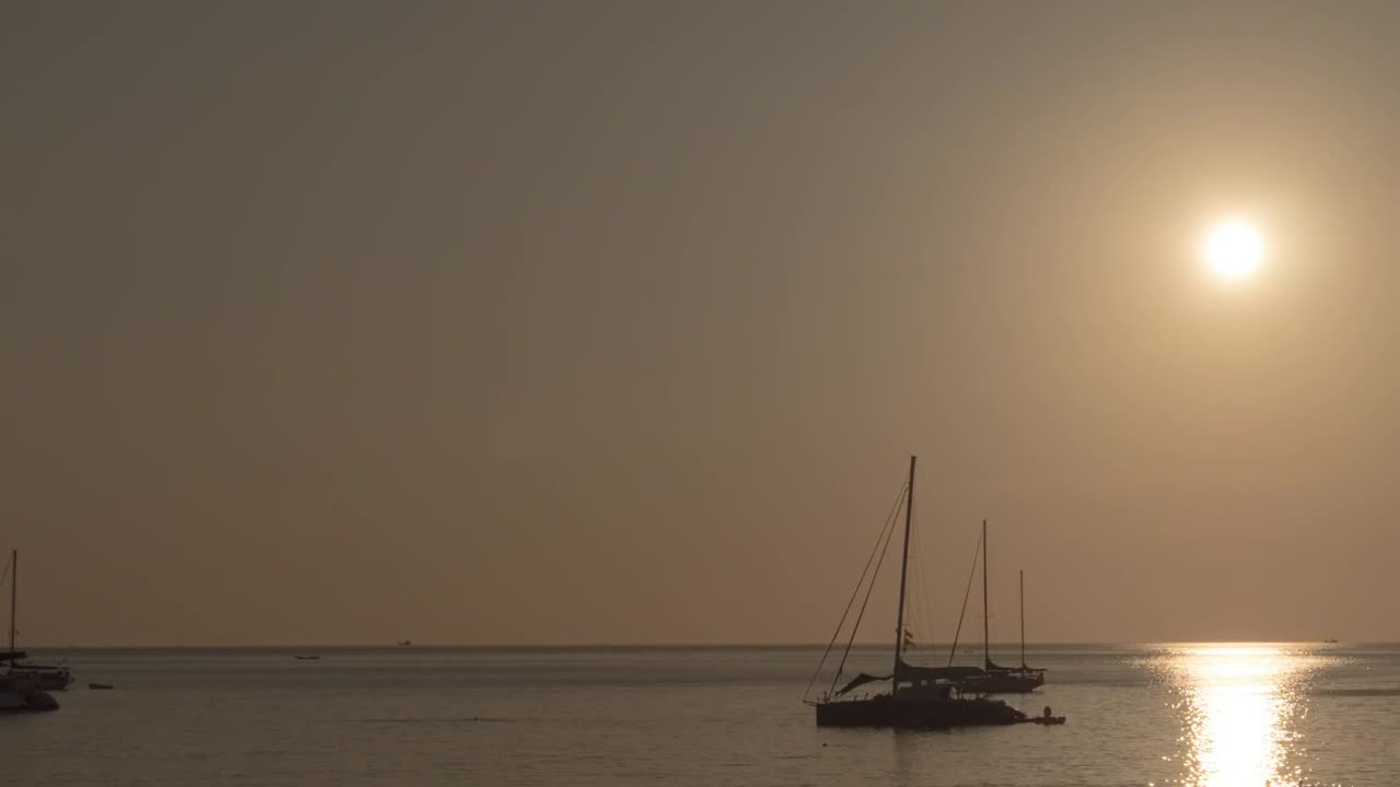 Free Stock Video Sea Horizon With Boats Live Wallpaper