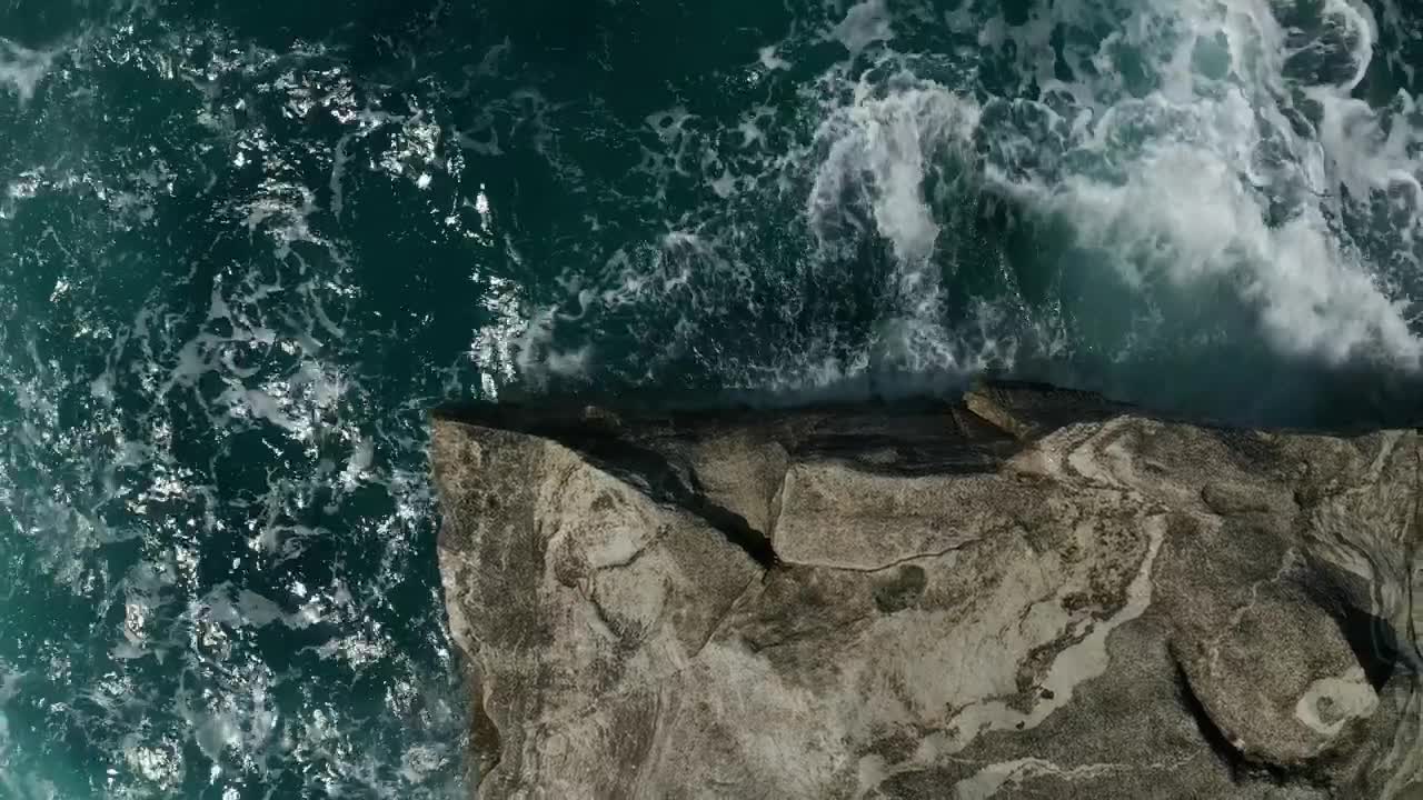 Free Stock Video Sea Waves Breaking On The Stones Top Aerial Live Wallpaper