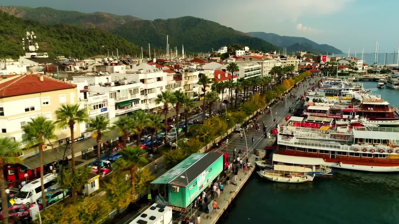 Free Stock Video Seaside Buildings And Large Boats  LargeLive Wallpaper