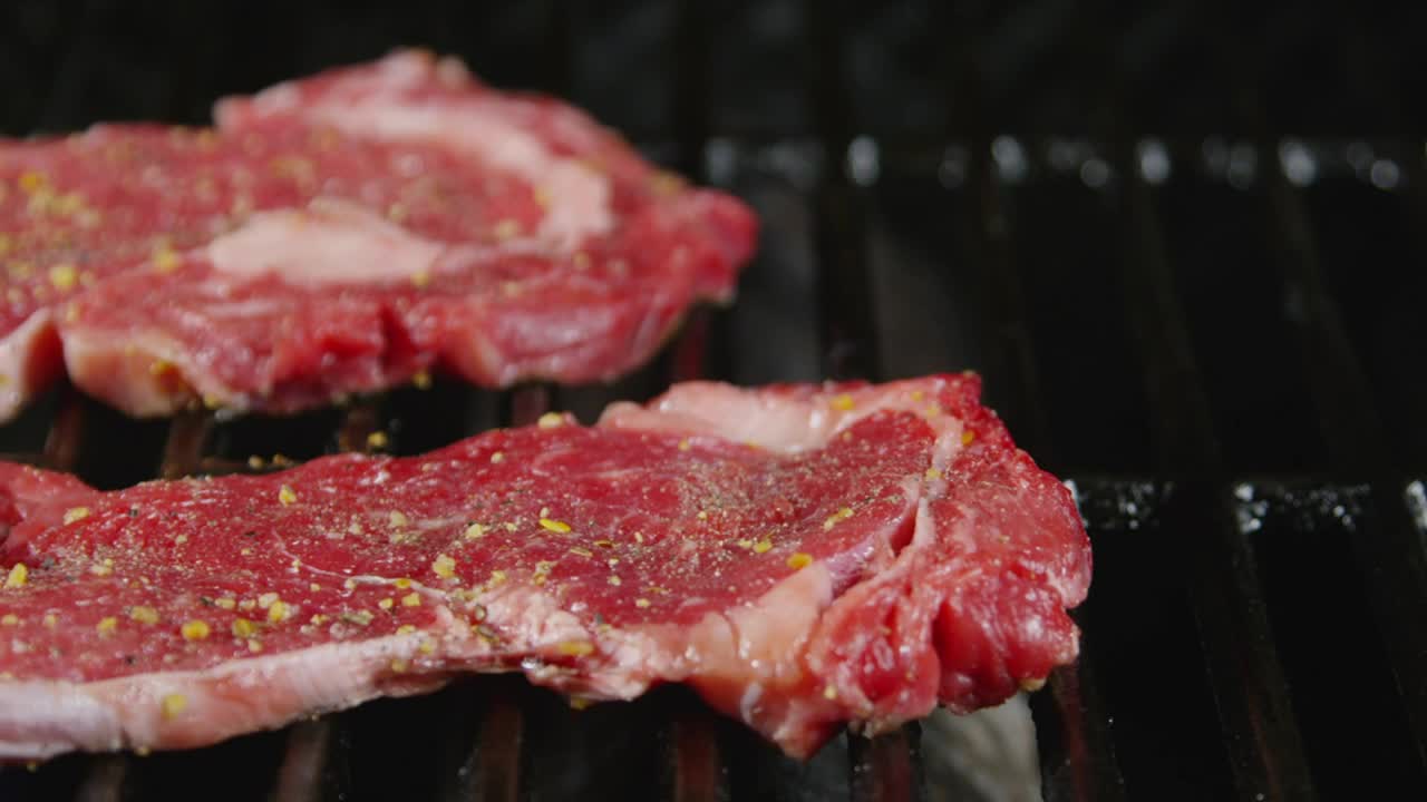 Free Stock Video Seasoned Steak On The Grill Live Wallpaper