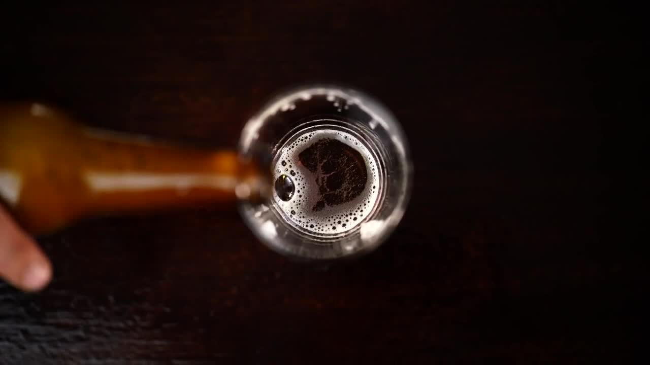 Free Stock Video Serving Beer In A Glass Top Shot Live Wallpaper