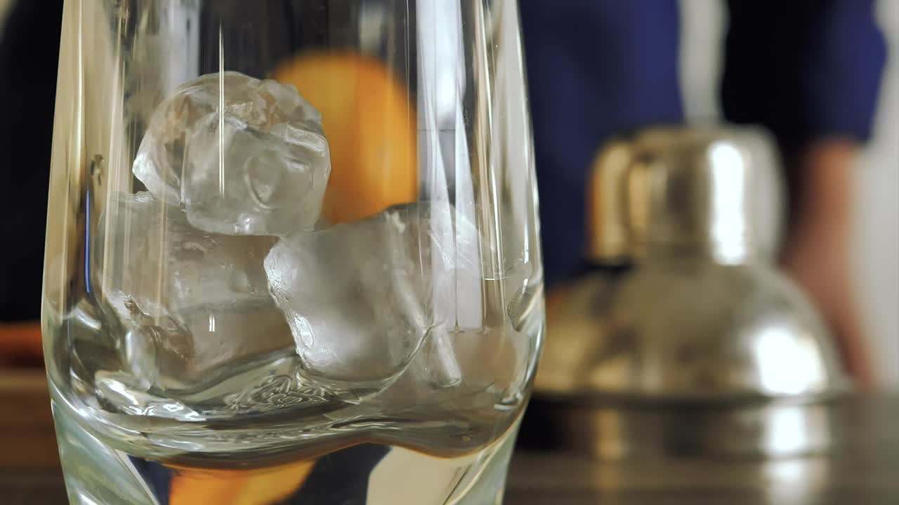 Free Stock Video Serving Classic Negroni Live Wallpaper